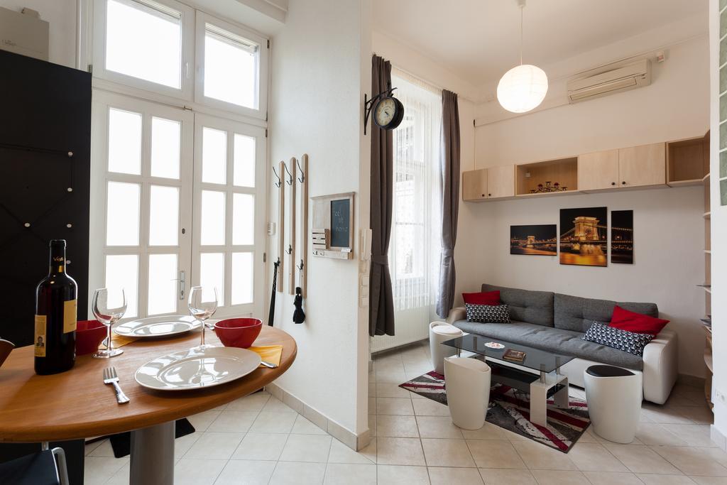 Feel At Home Apartment Budapeste Exterior foto